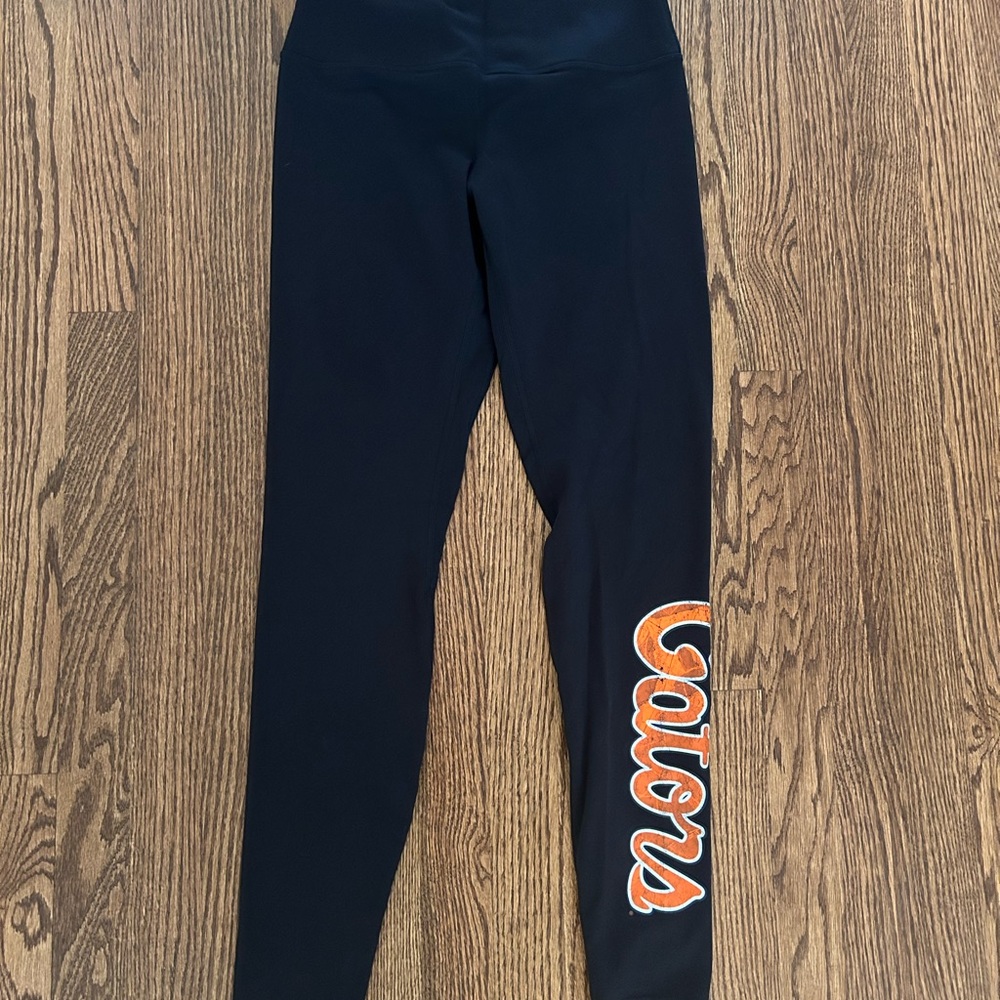 Women’s Size 8 Lululemon Black Leggings Florida Gators Orange Embroidery  – EUC